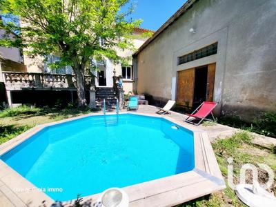 Maison - 275 m² - 11 pièces