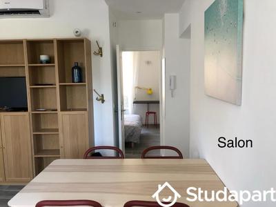 Chambre - 9 m² - 1 pièce