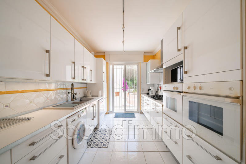 Maison - 225 m² - 6 pièces