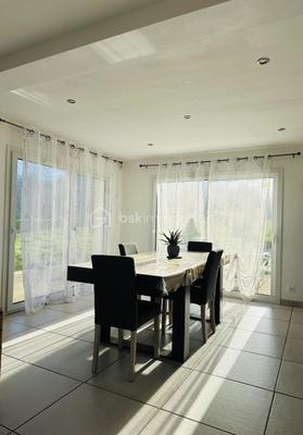 Maison - 121 m² - 6 pièces