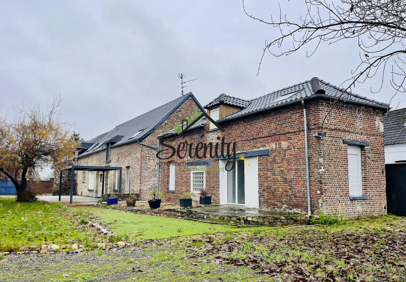 Maison - 260 m² - 6 pièces