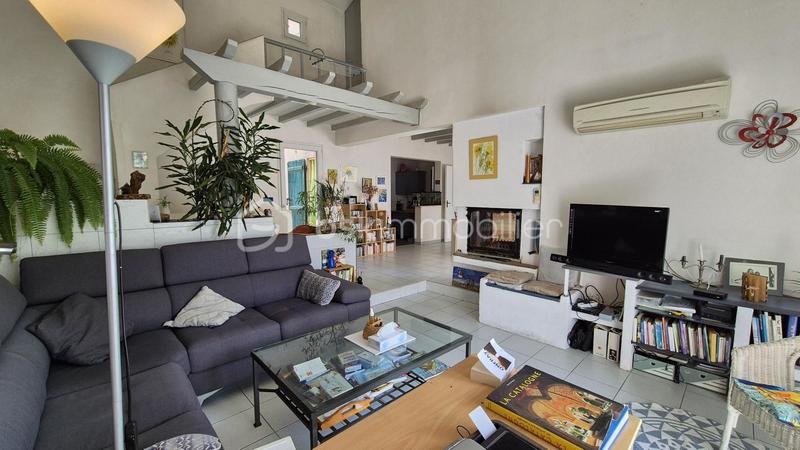 Maison traditionnelle - 131 m² - 6 pièces