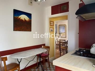 Maison - 198 m² - 8 pièces