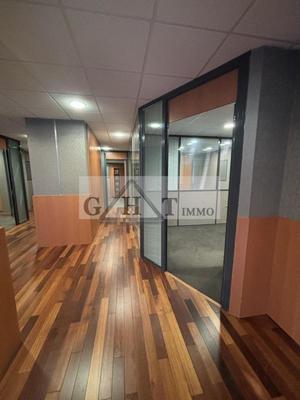 Local commercial - 284 m²