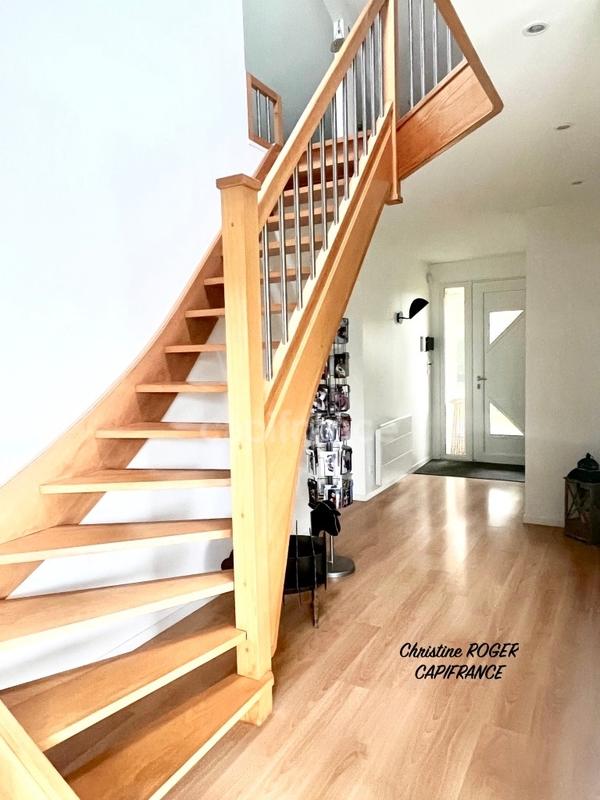 Maison - 200 m² - 8 pièces