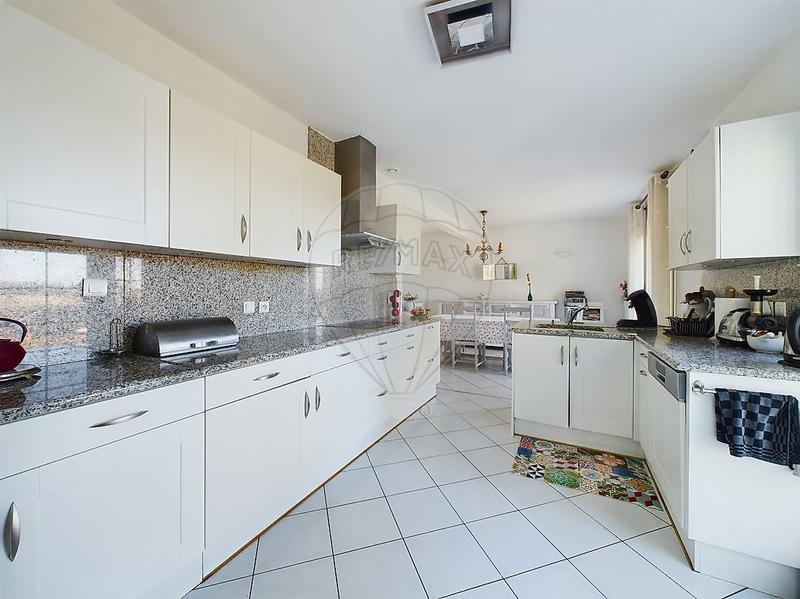 Maison - 150 m² - 8 pièces