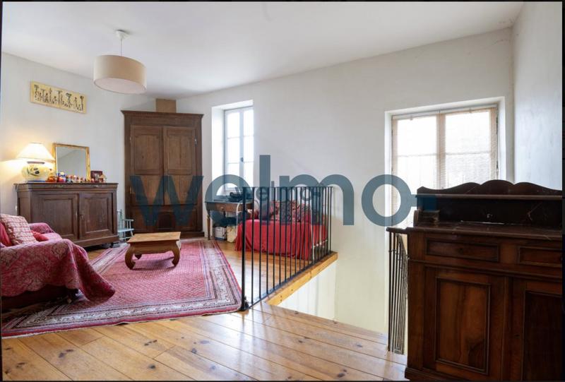 Maison - 451 m² - 10 pièces