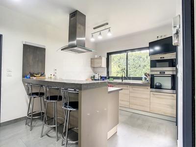 Villa - 177 m² - 6 pièces