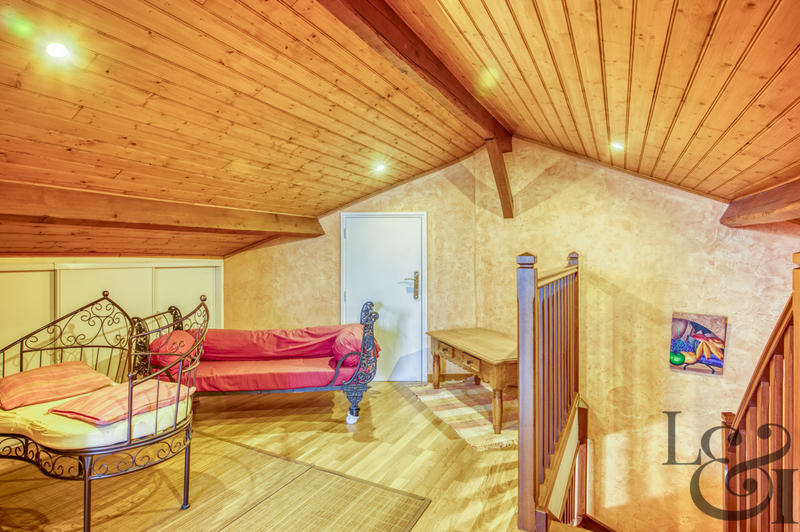 Maison - 188 m² - 9 pièces