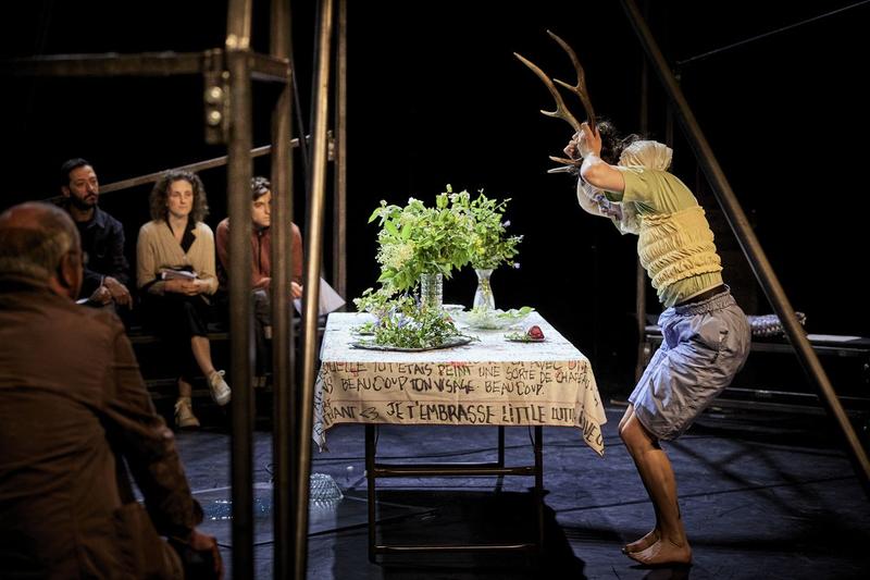 Représentations théâtrales ne me regardez pas comme ça