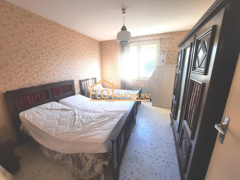 Maison - 180 m² - 8 pièces