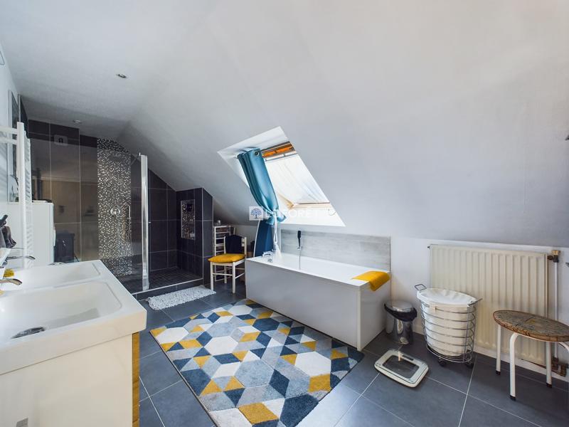 Appartement - 222 m² - 5 pièces