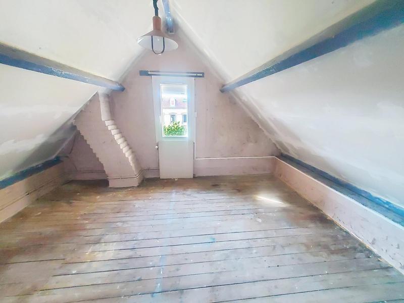 Maison - 143 m² - 8 pièces