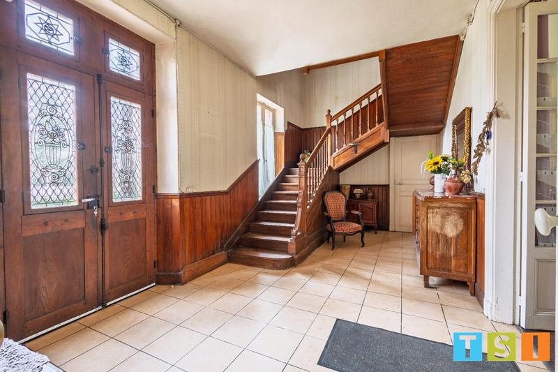 Maison bourgeoise - 250 m² - 8 pièces