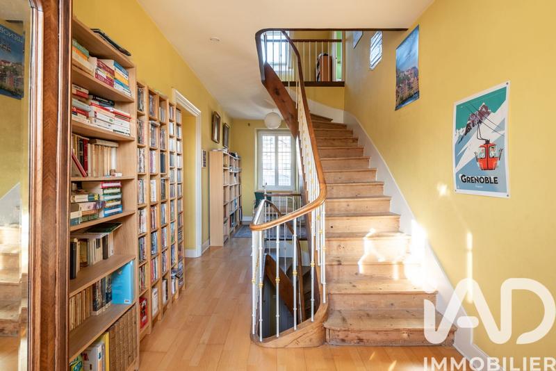 Maison - 275 m² - 8 pièces