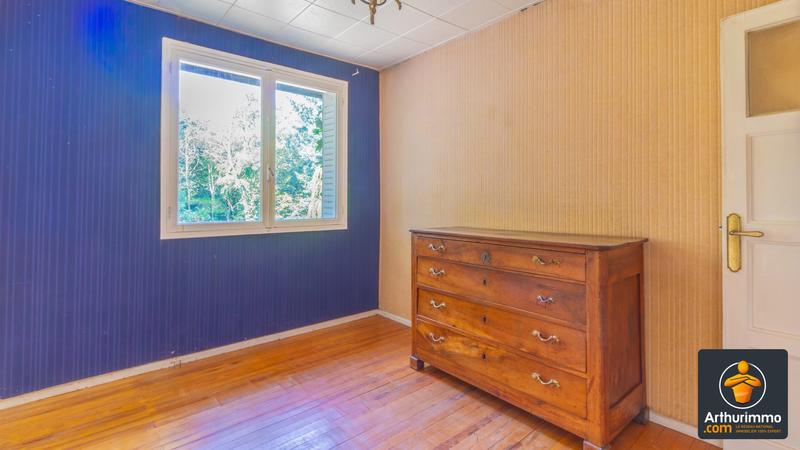 Maison - 240 m² - 8 pièces