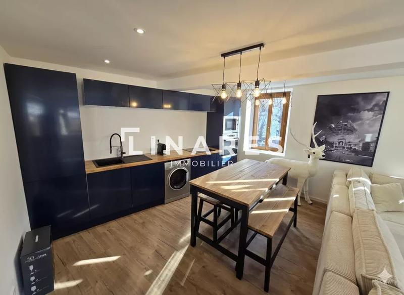 Appartement - 143 m² - 6 pièces