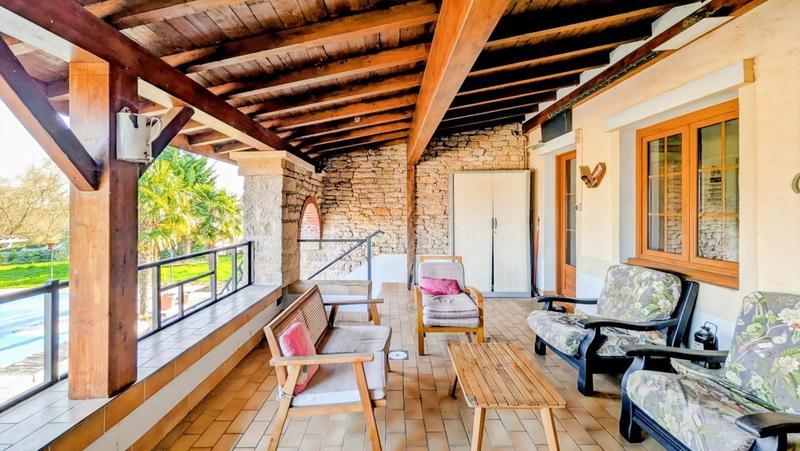 Maison en pierre - 413 m² - 8 pièces