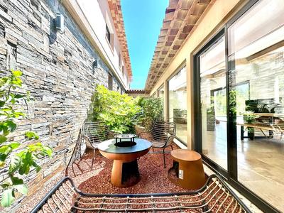 Maison contemporaine - 290 m² - 8 pièces