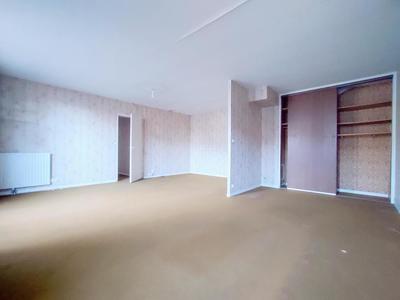 Appartement - 99 m² - 5 pièces