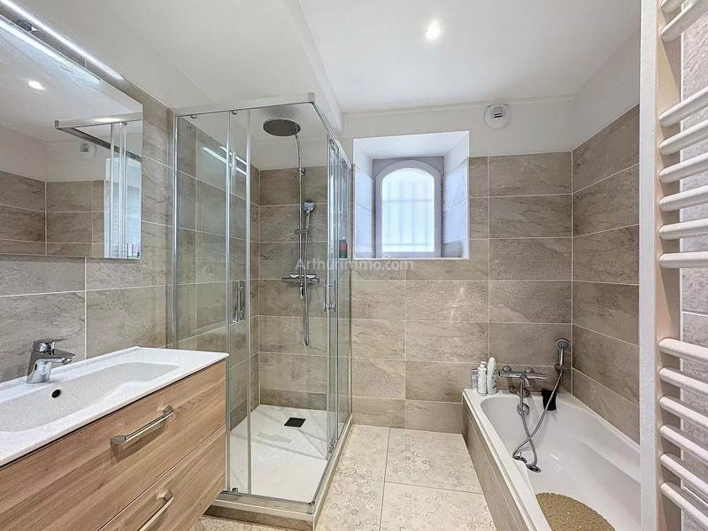 Maison - 199 m² - 6 pièces