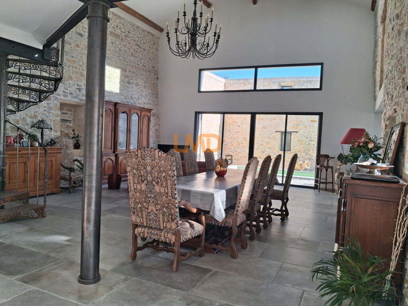 Maison - 169 m² - 5 pièces