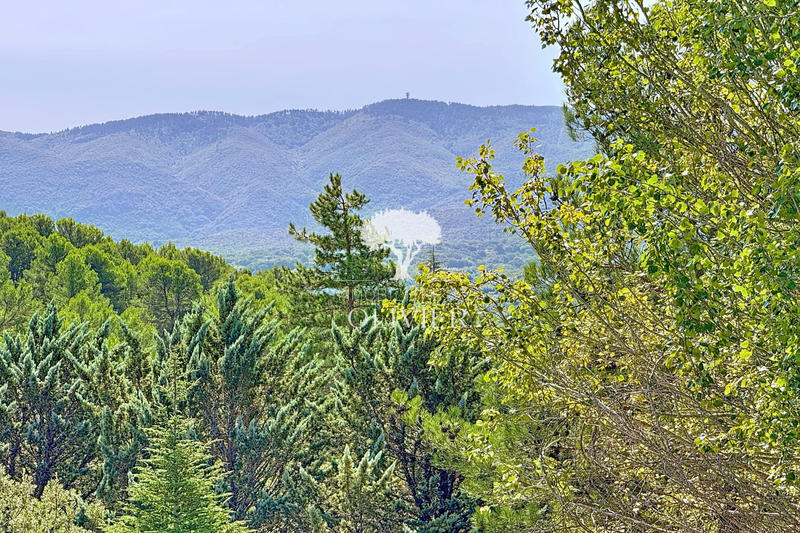 Villa - 266 m² - 9 pièces