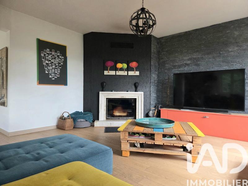 Maison - 210 m² - 8 pièces