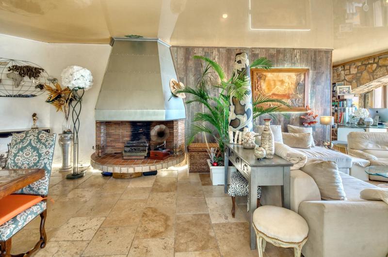 Villa - 347 m² - 9 pièces