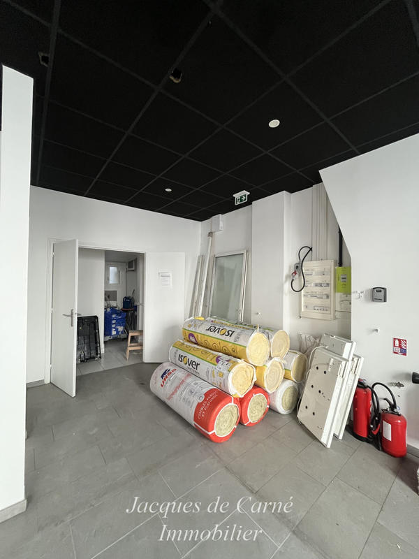 Local commercial - 80 m² - 3 pièces
