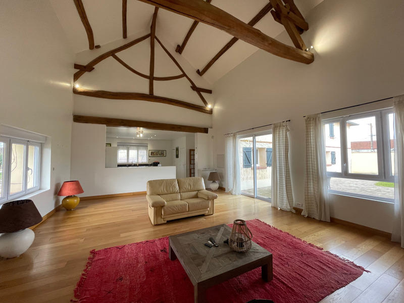 Propriété - 270 m² - 7 pièces