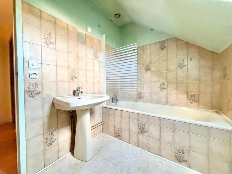 Maison - 95 m² - 5 pièces