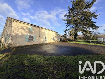 Maison - 215 m² - 9 pièces