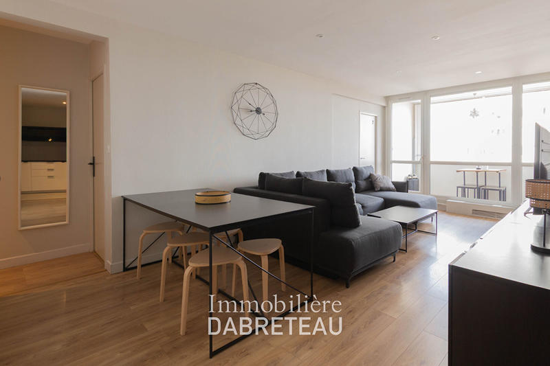Chambre - 107 m² - 7 pièces