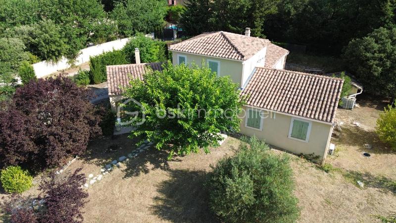 Maison traditionnelle - 150 m² - 5 pièces