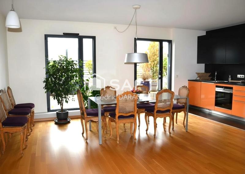 Appartement - 210 m² - 6 pièces