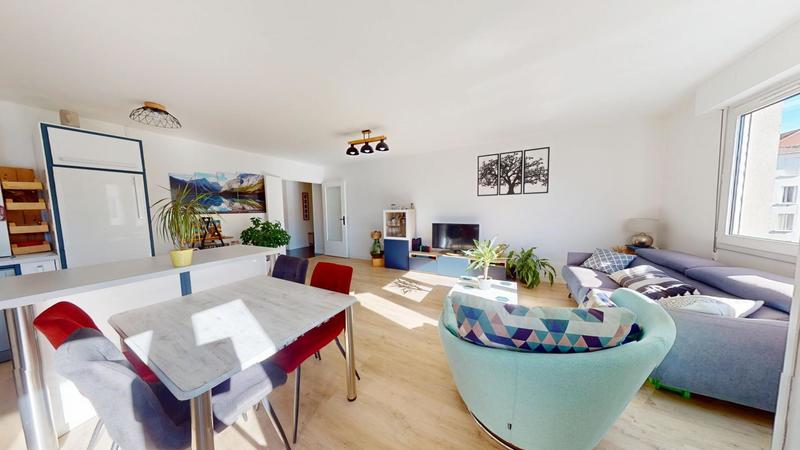 Appartement - 77 m² - 3 pièces