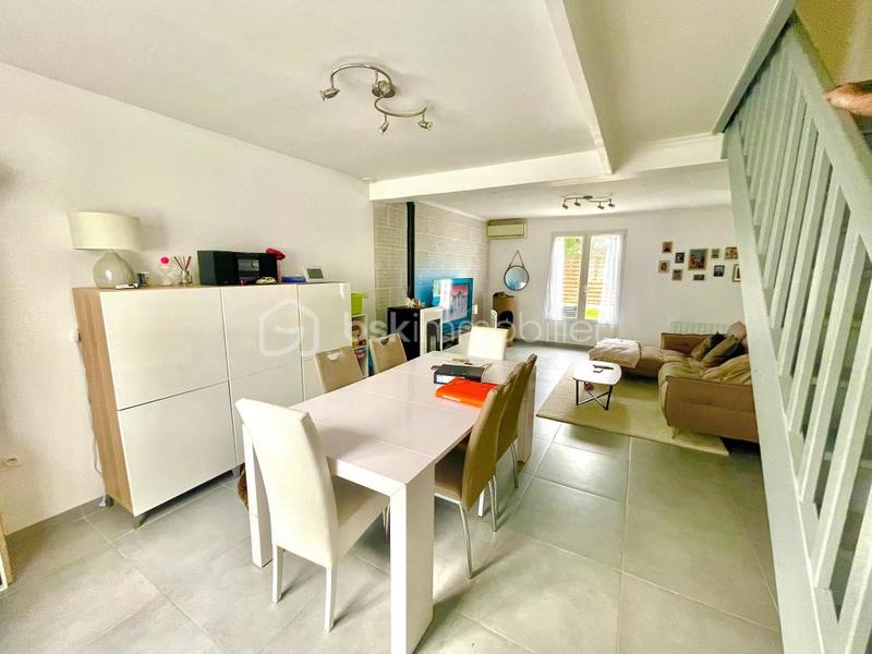 Maison - 90 m² - 5 pièces