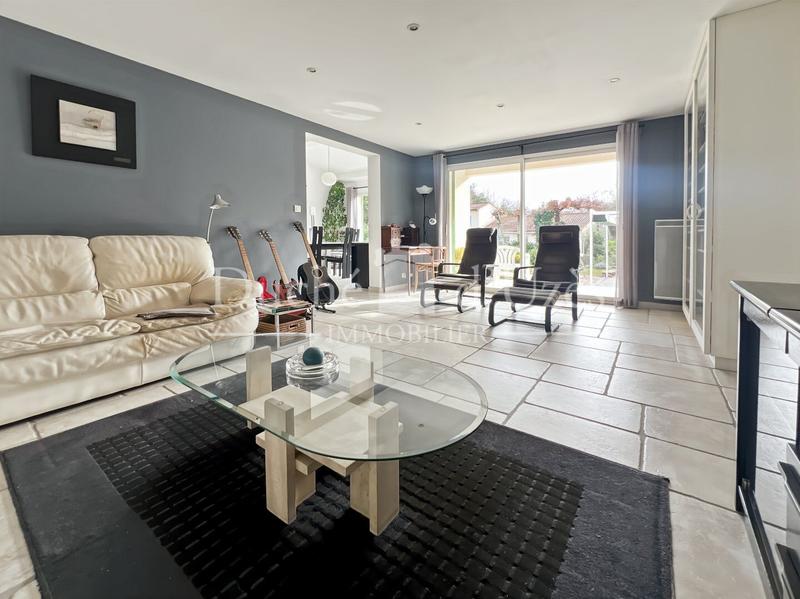 Maison - 180 m² - 8 pièces