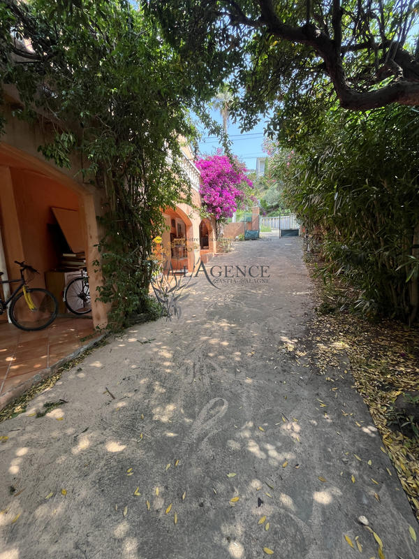 Villa - 190 m² - 6 pièces