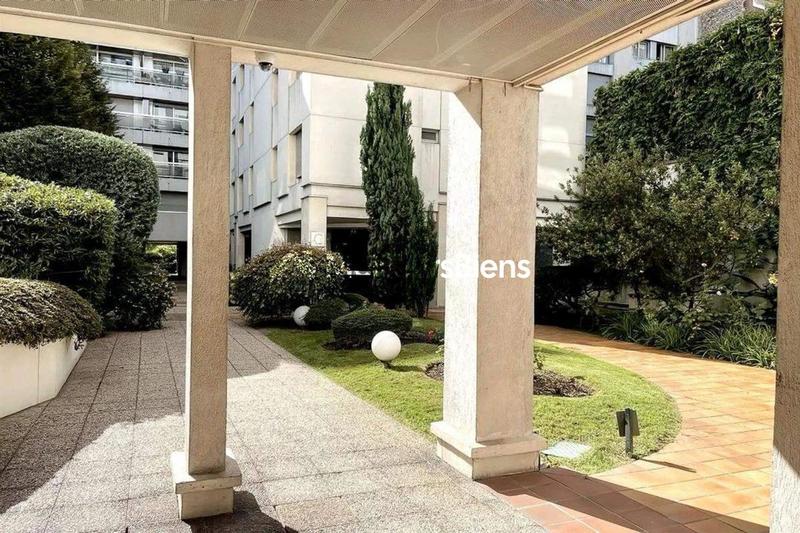 Appartement - 168 m² - 6 pièces