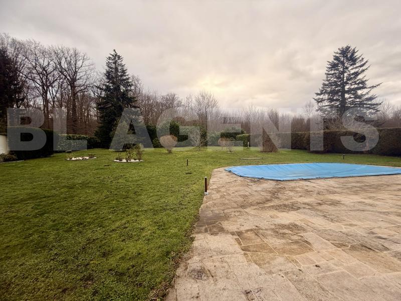 Maison traditionnelle - 160 m² - 7 pièces