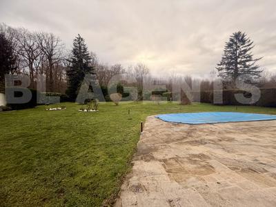 Maison traditionnelle - 160 m² - 7 pièces