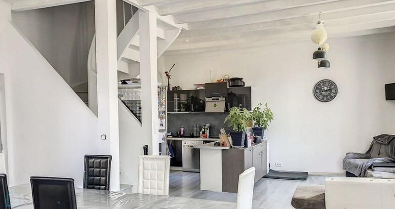 Maison - 197 m² - 9 pièces