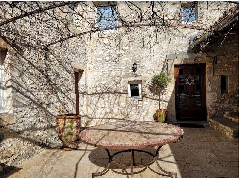 Mas - 390 m² - 12 pièces