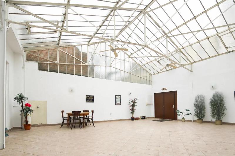 Maison - 245 m² - 6 pièces