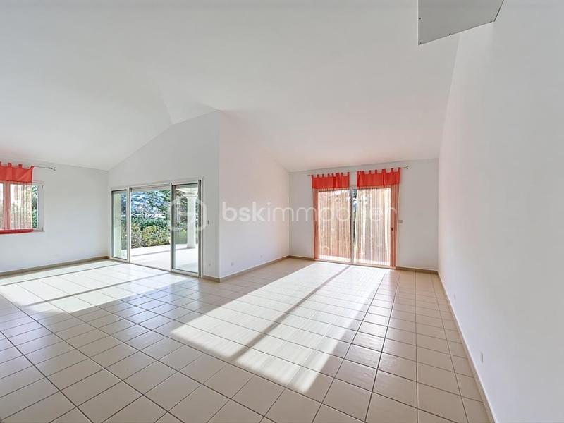 Maison - 120 m² - 4 pièces