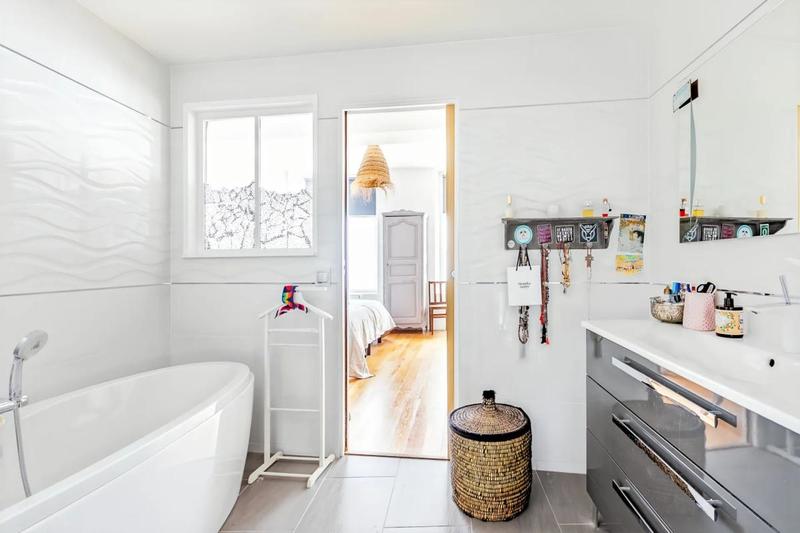 Demeure - 286 m² - 7 pièces