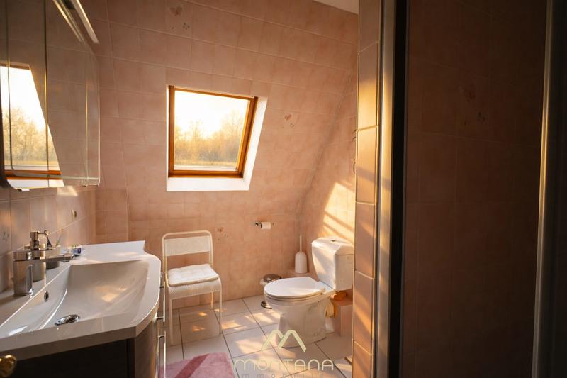 Maison - 216 m² - 9 pièces