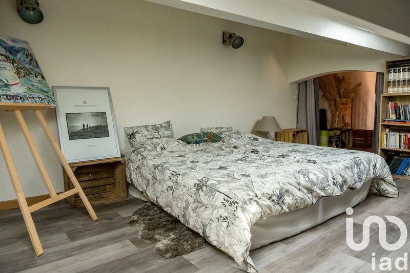 Maison - 222 m² - 7 pièces